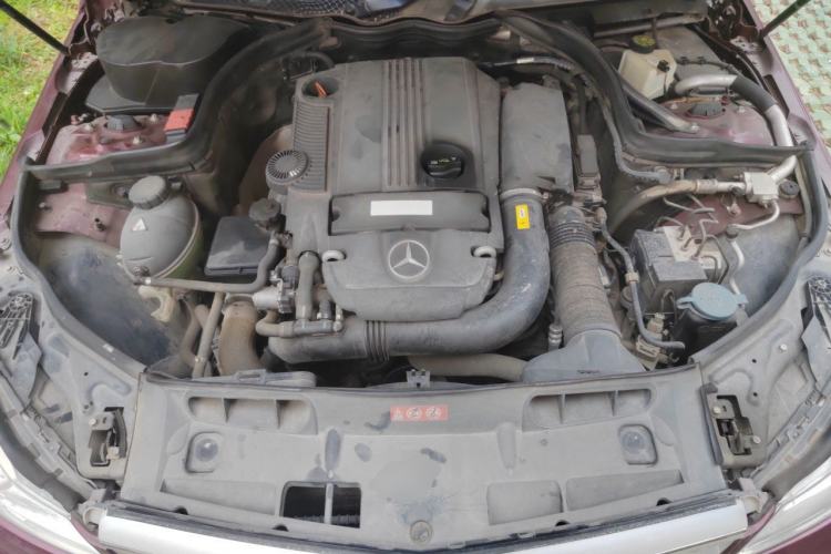 Used Mercedes-Benz C-Class 2011 C 200 CGI Elegant Model Engine Bay