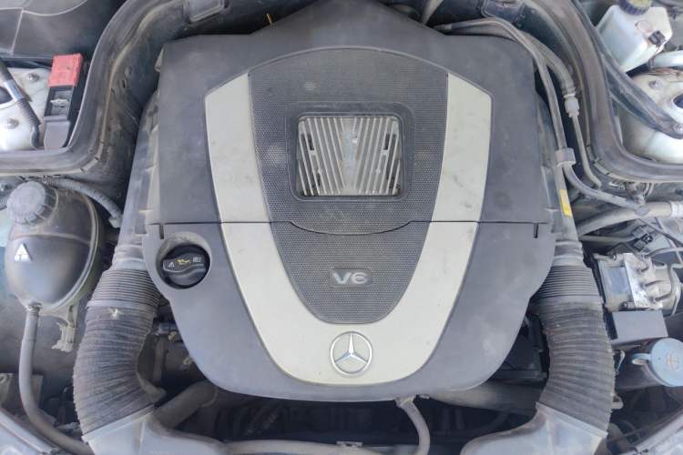 Used Mercedes-Benz C-Class 2011 C 300 Fashion Model Engine Bay