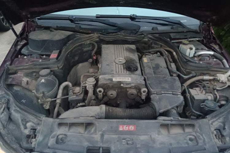 Used Mercedes-Benz C-Class 2011 C 180K Classic model Engine Bay