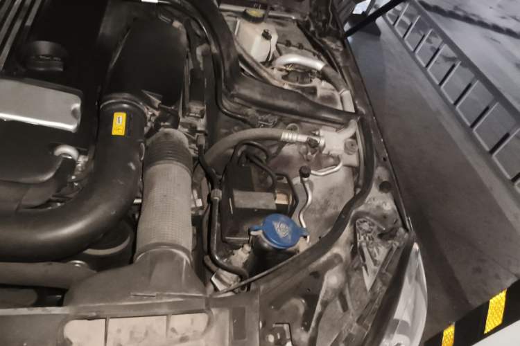Used Mercedes-Benz C-Class 2011 C 200 CGI Fashion Model Engine Bay Left