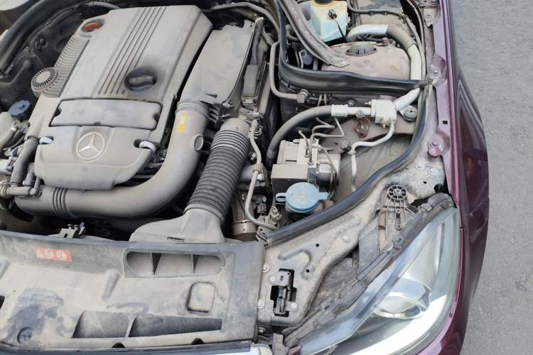 Used Mercedes-Benz C-Class 2011 C 200 CGI Fashion Model Engine Bay Left