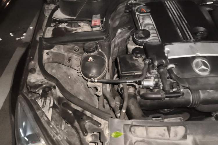 Used Mercedes-Benz C-Class 2011 C 200 CGI Fashion Model Engine Bay Right