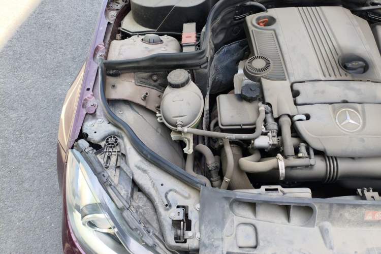 Used Mercedes-Benz C-Class 2011 C 200 CGI Fashion Model Engine Bay Right