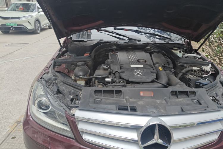 Used Mercedes-Benz C-Class 2011 C 200 CGI Fashion Model Engine Bay Right