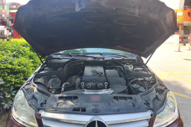 Used Mercedes-Benz C-Class 2011 C 180K Classic model Engine Bay