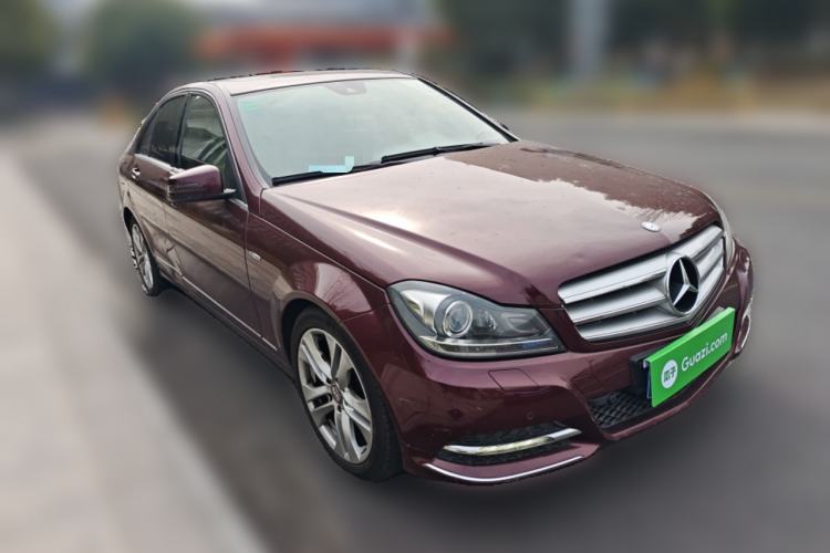 Used Mercedes-Benz C-Class 2011 C 200 CGI Fashion Model Front Right 45 Deg