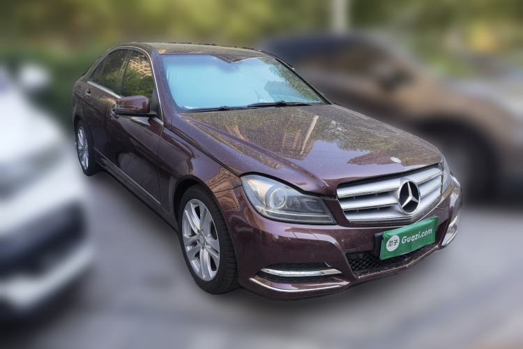 Used Mercedes-Benz C-Class 2011 C 200 CGI Fashion Model Front Right 45 Deg
