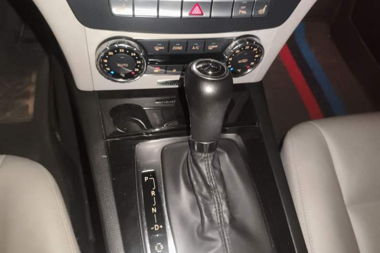 Used Mercedes-Benz C-Class 2011 C 200 CGI Fashion Model Gear Lever