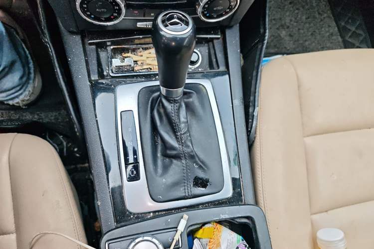 Used Mercedes-Benz C-Class 2011 C 200 CGI Fashion Model Gear Lever