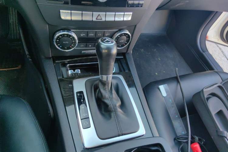 Used Mercedes-Benz C-Class 2011 C 300 Fashion Model Gear Lever