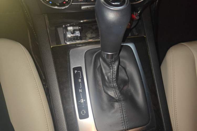 Used Mercedes-Benz C-Class 2011 C 200 CGI Fashion Model Gear Lever