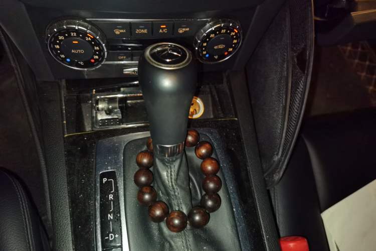 Used Mercedes-Benz C-Class 2011 C 300 Fashion Model Gear Lever