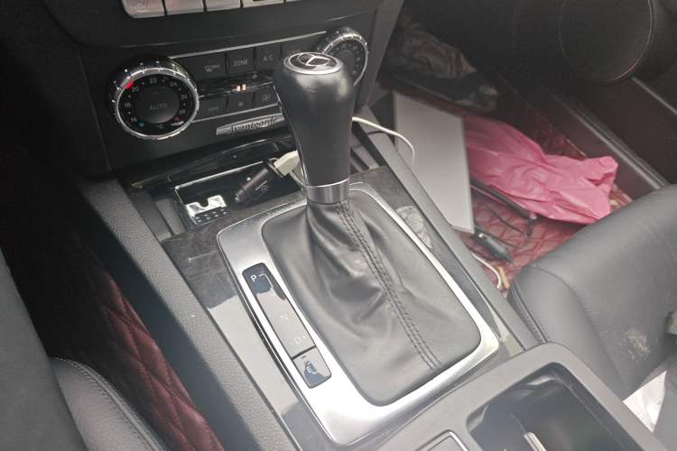 Used Mercedes-Benz C-Class 2011 C 200 CGI Fashion Model Gear Lever