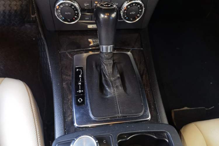Used Mercedes-Benz C-Class 2011 C 200 CGI Fashion Model Gear Lever