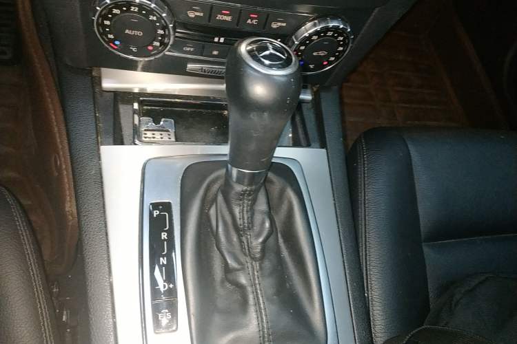 Used Mercedes-Benz C-Class 2011 C 200 Fashion Travel Edition Gear Lever