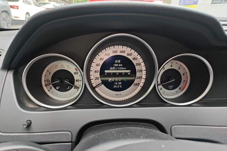 Used Mercedes-Benz C-Class 2011 C 300 Fashion Model Instrument Cluster