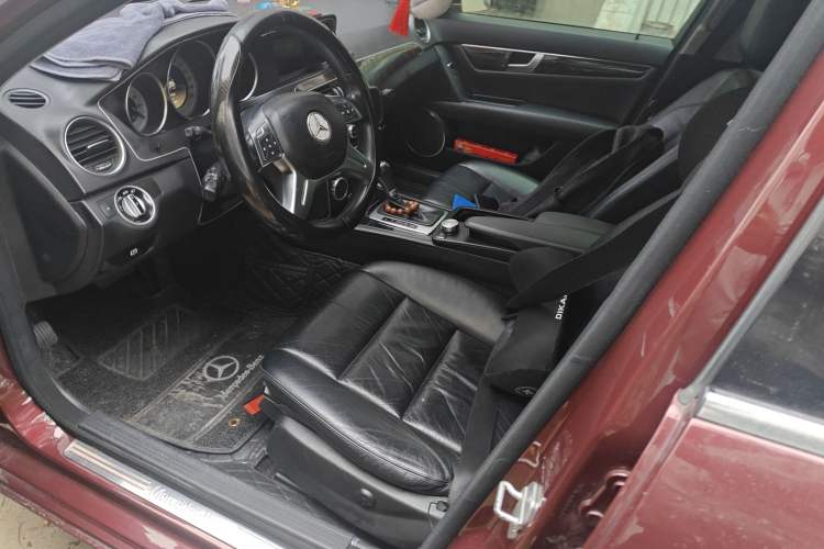 Used Mercedes-Benz C-Class 2011 C 200 CGI Fashion Model Left Front Seat