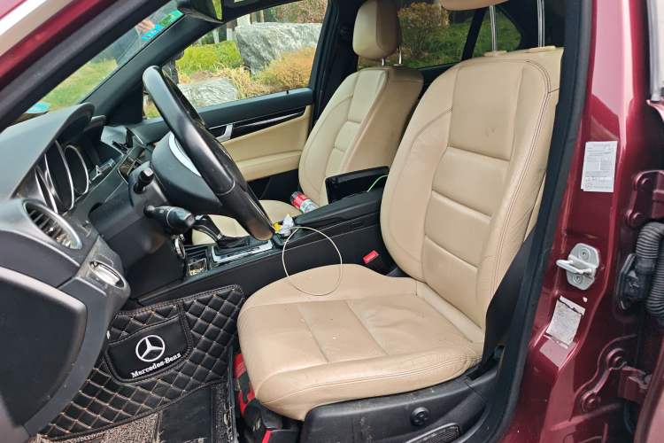 Used Mercedes-Benz C-Class 2011 C 200 CGI Fashion Model Left Front Seat