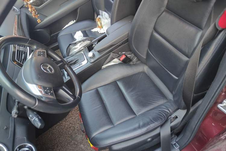 Used Mercedes-Benz C-Class 2011 C 200 CGI Fashion Model Left Front Seat