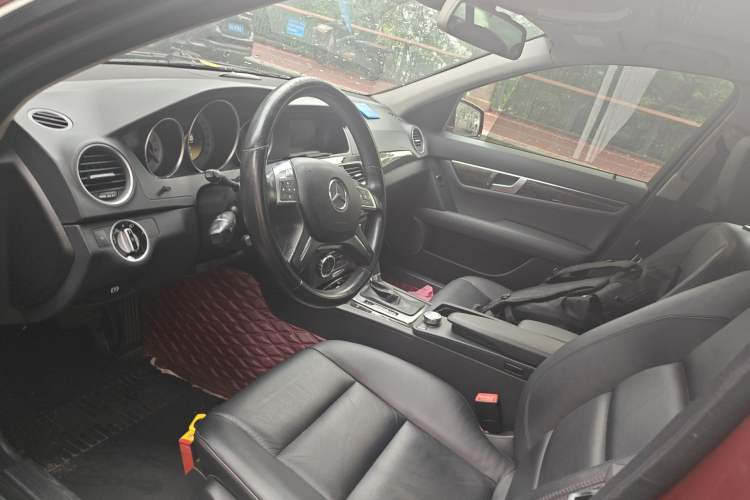 Used Mercedes-Benz C-Class 2011 C 200 CGI Fashion Model Left Front Seat