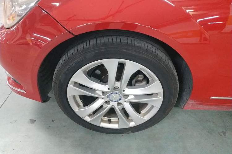 Used Mercedes-Benz C-Class 2011 C 200 Fashion Travel Edition Left Front Wheel Hub