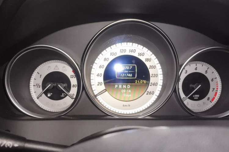 Used Mercedes-Benz C-Class 2011 C 200 CGI Fashion Model Odometer Close Up