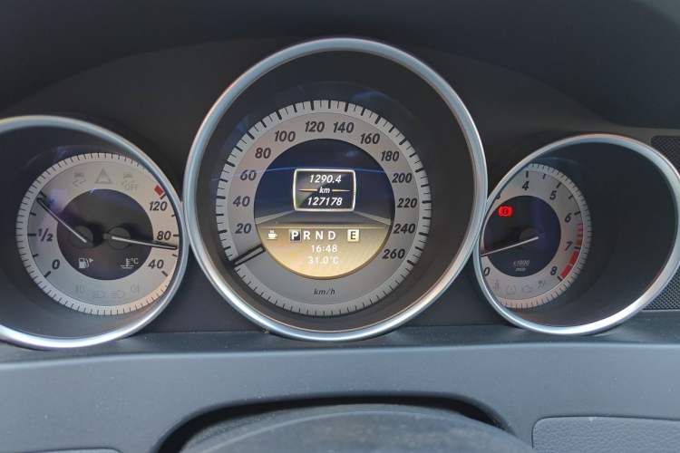 Used Mercedes-Benz C-Class 2011 C 200 CGI Fashion Model Odometer Close Up