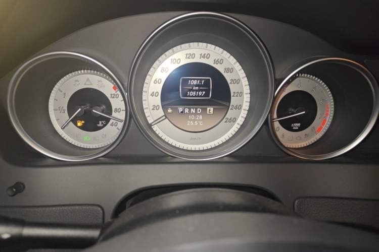 Used Mercedes-Benz C-Class 2011 C 200 CGI Fashion Model Odometer Close Up