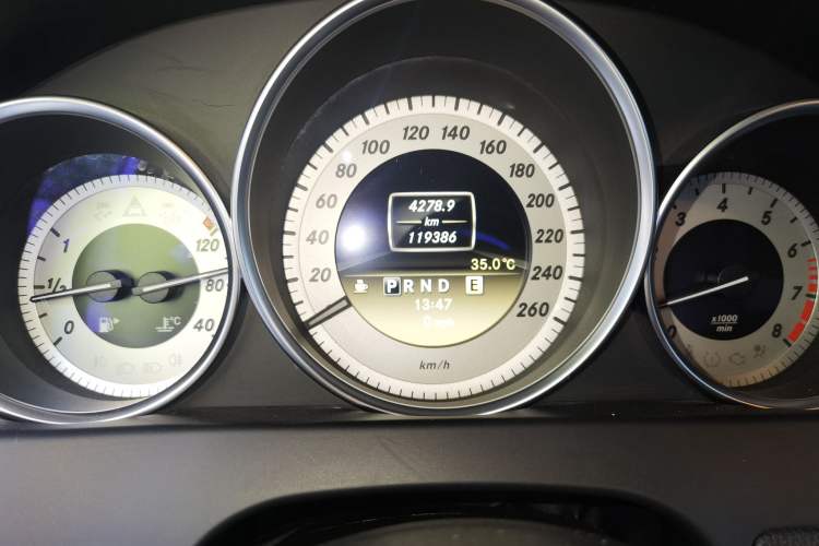 Used Mercedes-Benz C-Class 2011 C 200 CGI Fashion Model Odometer Close Up