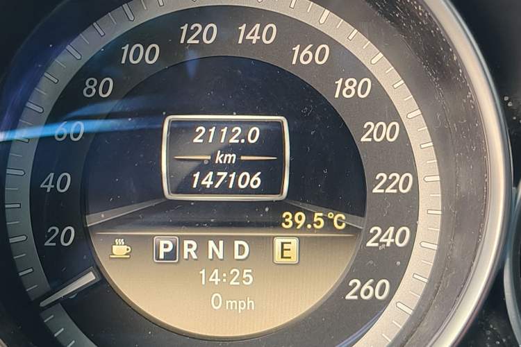 Used Mercedes-Benz C-Class 2011 C 180K Classic model Odometer Close Up