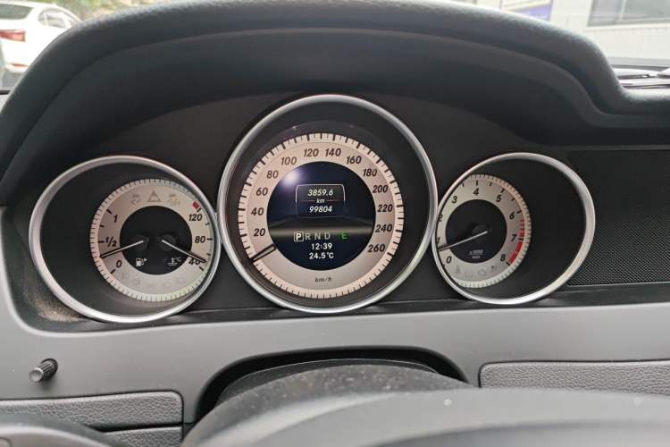Used Mercedes-Benz C-Class 2011 C 300 Fashion Model Odometer Close Up