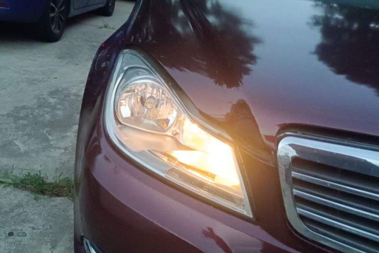 Used Mercedes-Benz C-Class 2011 C 180K Classic model Right Front Headlight