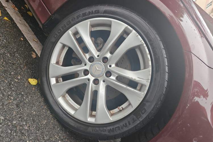 Used Mercedes-Benz C-Class 2011 C 200 CGI Fashion Model Right Front Wheel Hub