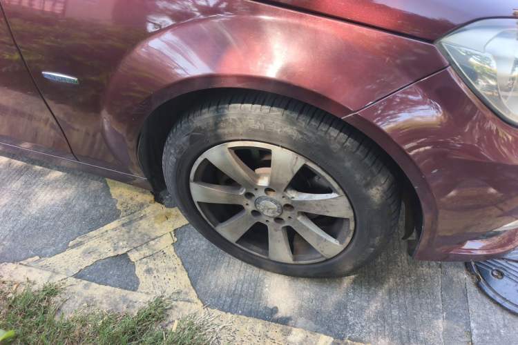 Used Mercedes-Benz C-Class 2011 C 180K Classic model Right Front Wheel Hub