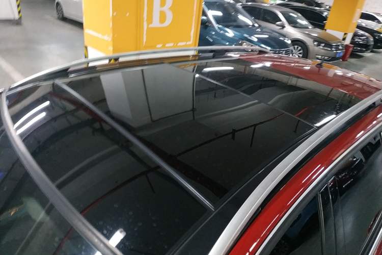 Used Mercedes-Benz C-Class 2011 C 200 Fashion Travel Edition Roof
