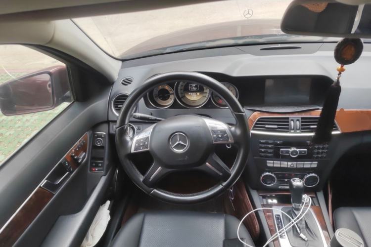 Used Mercedes-Benz C-Class 2011 C 200 CGI Elegant Model Steering Wheel
