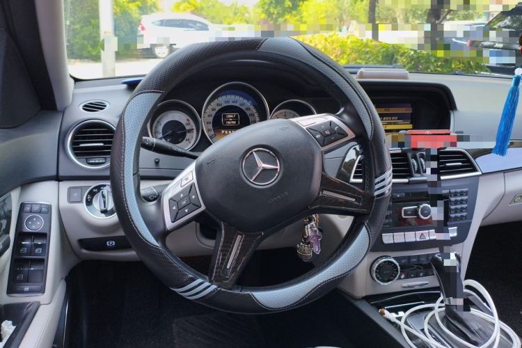 Used Mercedes-Benz C-Class 2011 C 200 CGI Fashion Model Steering Wheel