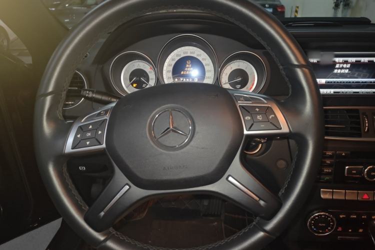 Used Mercedes-Benz C-Class 2011 C 200 CGI Fashion Model Steering Wheel