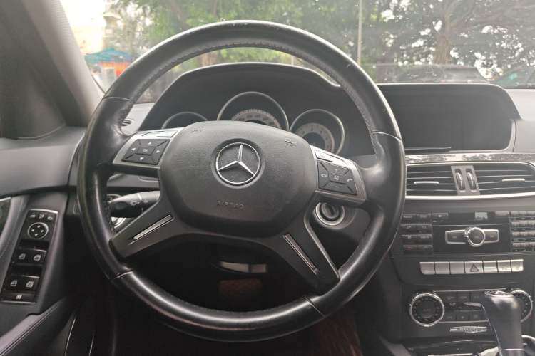 Used Mercedes-Benz C-Class 2011 C 200 CGI Fashion Model Steering Wheel