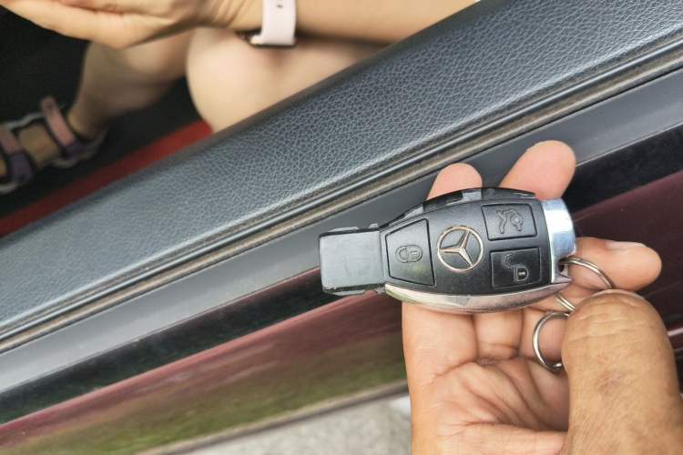 Used Mercedes-Benz C-Class 2011 C 180K Classic model Vehicle Key