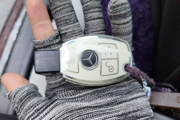 Used Mercedes-Benz C-Class 2011 C 200 CGI Fashion Model Vehicle Key