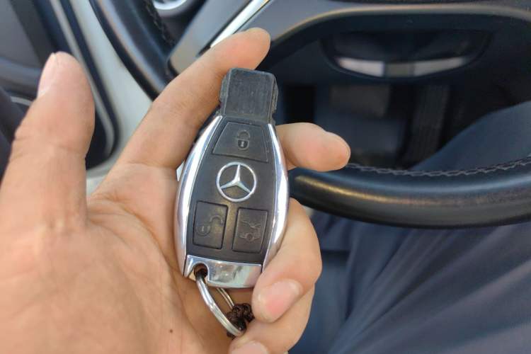 Used Mercedes-Benz C-Class 2011 C 300 Fashion Model Vehicle Key