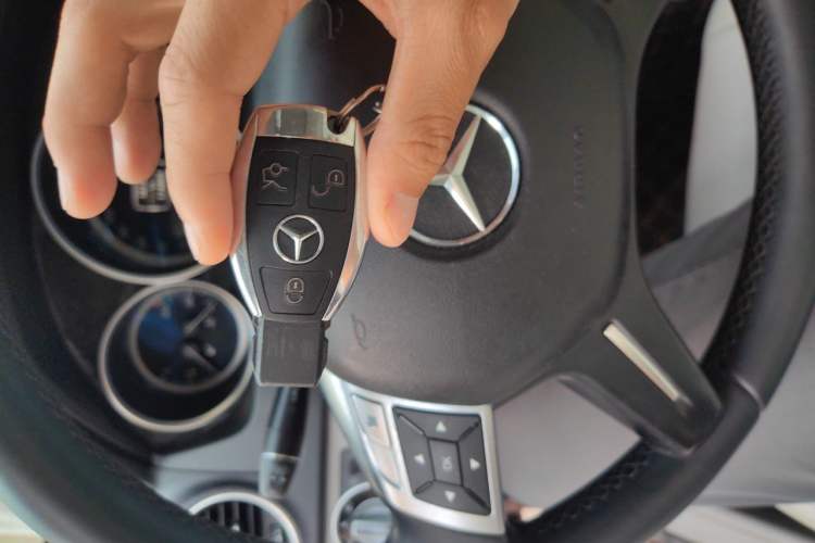 Used Mercedes-Benz C-Class 2011 C 180K Classic model Vehicle Key
