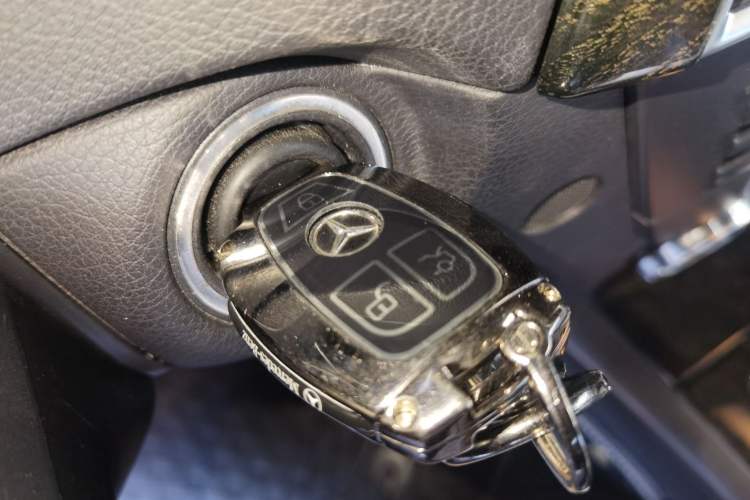 Used Mercedes-Benz C-Class 2011 C 200 CGI Fashion Model Vehicle Key
