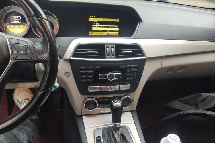 Used Mercedes-Benz C-Class 2011 C 200 Fashion Travel Edition Audio And AC Panel
