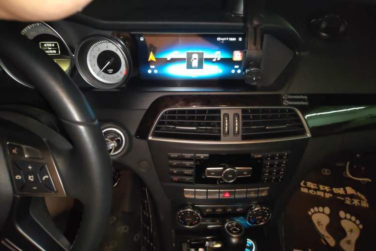 Used Mercedes-Benz C-Class 2011 C 200 CGI Fashion Model Audio And AC Panel
