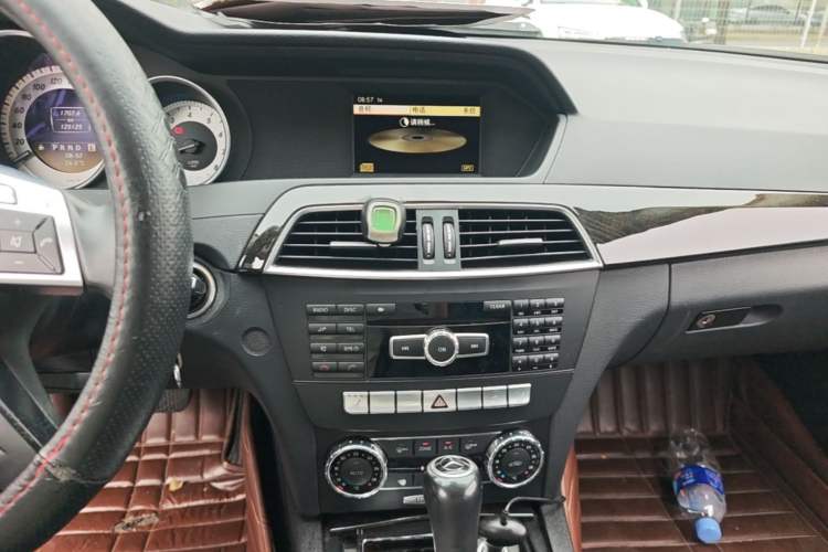 Used Mercedes-Benz C-Class 2011 C 200 CGI Elegant Model Audio And AC Panel