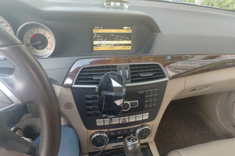 Used Mercedes-Benz C-Class 2011 C 200 CGI Elegant Model Audio And AC Panel