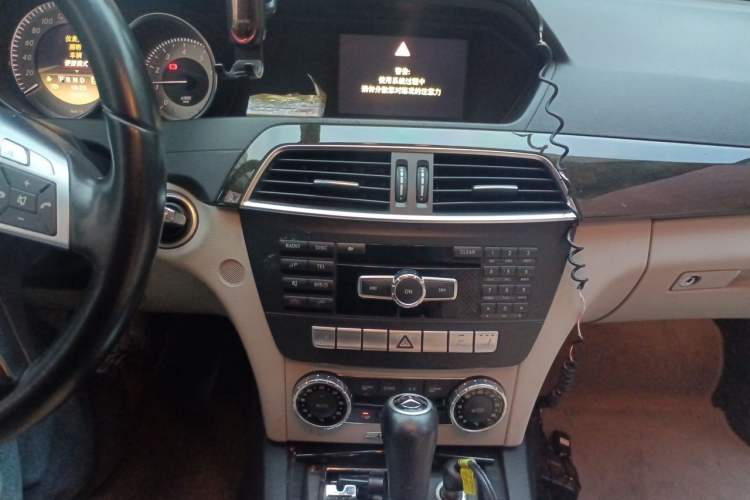 Used Mercedes-Benz C-Class 2011 C 200 CGI Fashion Model Audio And AC Panel