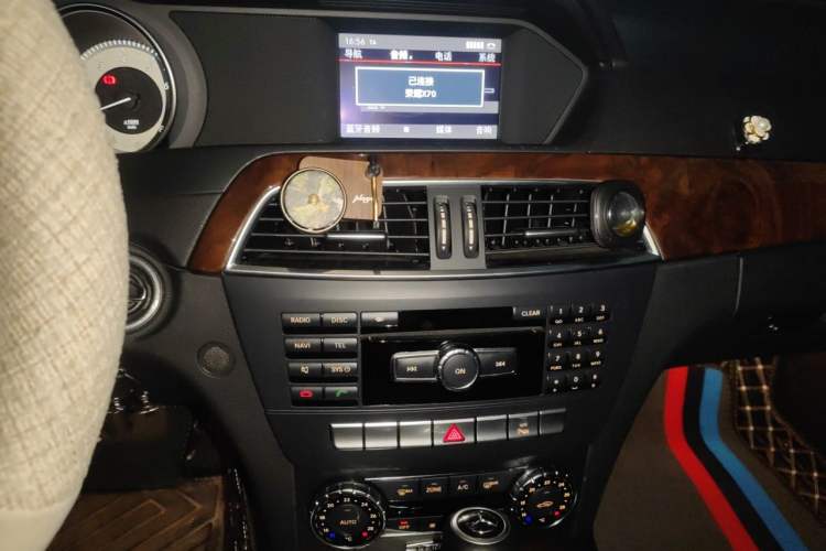 Used Mercedes-Benz C-Class 2011 C 260 CGI Fashion Model Audio And AC Panel